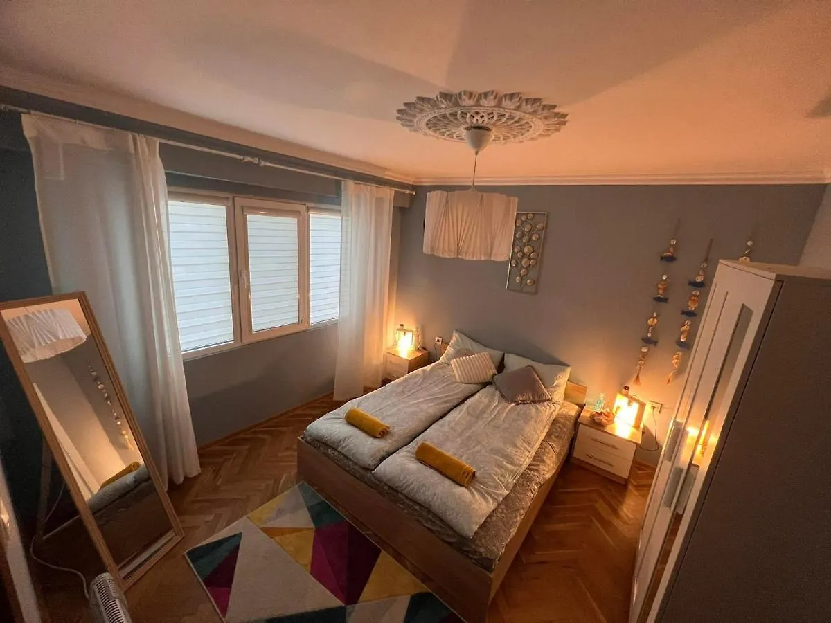 Petya'S Two Bedroom Apartment Near The Sea Garden. Varna